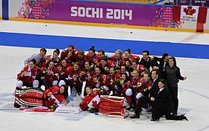 Archivo:Women's tournament, 2014 Winter Olympics, Gold medal team Canada