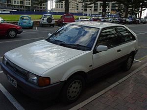 Archivo:1985-1987 Ford Laser (KC) TX3 3-door hatchback (5356474862)