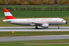 Austrian Airlines (Retro livery), OE-LBP, Airbus A320-214 (22426187983)