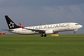 Archivo:Boeing 737-8F2, Star Alliance (Turkish Airlines) AN1724657