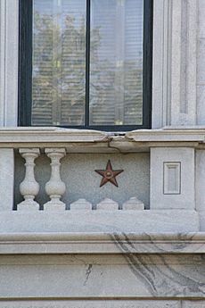 Archivo:Bronze star on SC State House