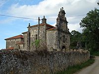 Archivo:Cantabria BarcenaCicero vista capilla palacioRugama lou