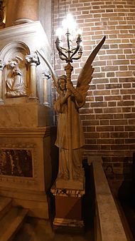 Archivo:Catedral de Medellín - Angel