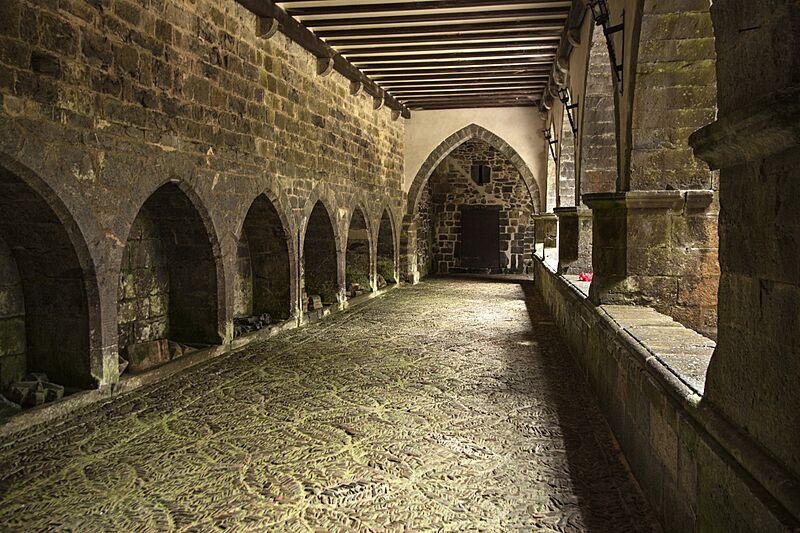 Claustro Roncesvalles m1