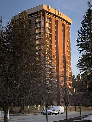 Archivo:Coles Tower, March 2020