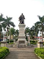 Estatua de Cristobal Colón - Flickr - jacf18.jpg