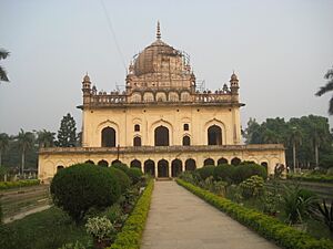 Archivo:Gulab Bari