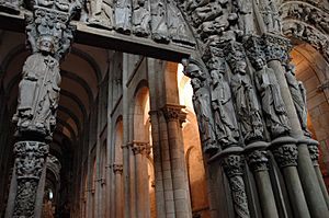 Archivo:Interior Catedral Santiago de Compostela