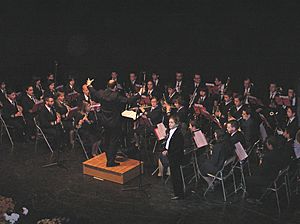 Archivo:Joselito con la Banda de Música de Beas en el cine Regio