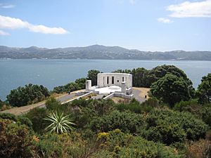 Archivo:Massey memorial