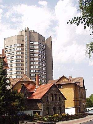 Archivo:Neues Rathaus, Göttingen 2003
