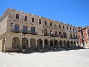 Archivo:P-Docelinajes