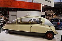 Archivo:Paris - Retromobile 2014 - Citroën prototype C10 - 1956 - 003