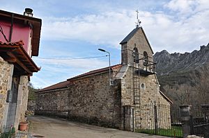 Archivo:Parroquia de Santa Marina de Lavandera