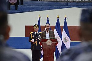 Archivo:Presidente Nayib Bukele