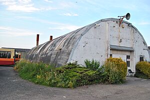 Archivo:RAF Tholthorpe. Romney Hut - geograph.org.uk - 3178155