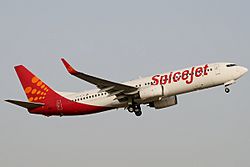 Archivo:SpiceJet Boeing 737-800 Vyas-2