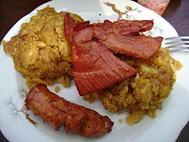 Tacacho con cecina y chorizo (Lima).JPG