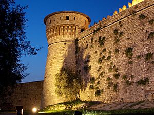 Archivo:Torre de los prisioneros castillo de brescia