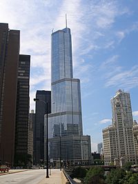 Archivo:Trump International Hotel and Tower w Chicago