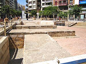Archivo:València murada del segle XIV (Pl Pinazos)