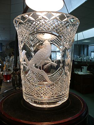 Archivo:Waterford Crystal engraved glass