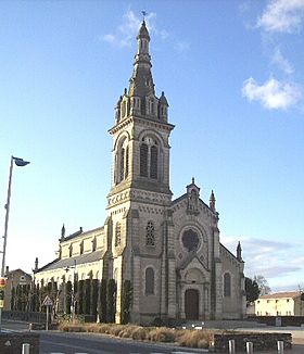 Église Saint-André du Teich.jpg