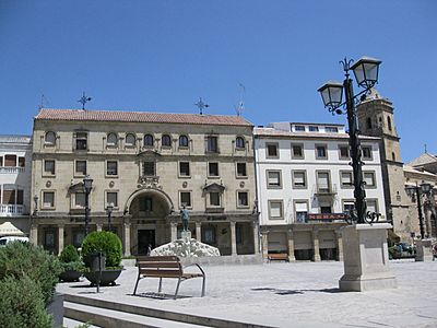 050 Plaza de Andalucía, al fons església de la Trinidad