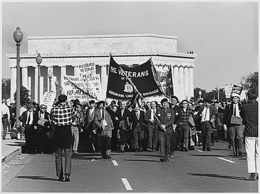 Archivo:Abraham Lincoln Brigade Vietnam War Protesters
