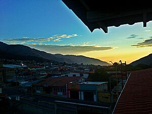 Archivo:Amanecer Bailadores Estado Mérida