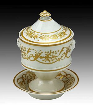Archivo:Azucarero. Porcelana de la Real Fábrica del Conde de Aranda