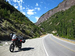 Archivo:BMW F800GS Mountain Roads