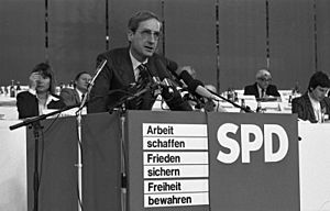 Archivo:Bundesarchiv B 145 Bild-F062772-0029, München, SPD-Parteitag, Schmude
