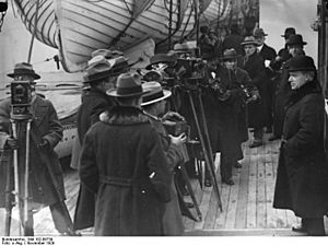 Archivo:Bundesarchiv Bild 102-08739, John D. Rockefeller auf dem Weg nach London