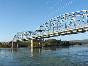 Archivo:Carmacs-bridge across Yukon River