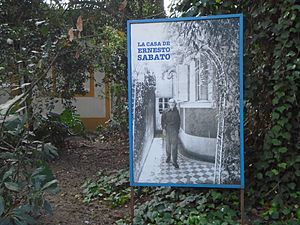 Archivo:Casa de Ernesto Sabato (Santos Lugares).