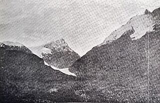 Cerro Campana en la cordillera al oeste del lago Viedma, Francisco Pascacio Moreno, 1902.jpg