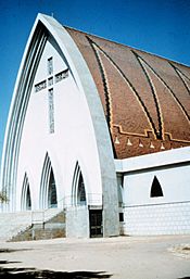 Archivo:Church in Fort Lamy, Chad