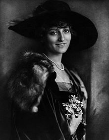 Eva May.jpg
