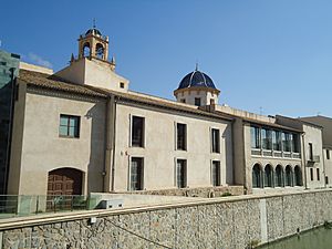 Archivo:Fachada sur Palacio Episcopal Orihuela