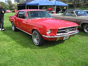 Archivo:Ford Mustang Hardtop 1967 (2)