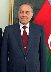 Archivo:Heydar Aliyev 1997