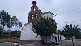 Iglesia de San Juan Bautista y San Mamés de Valdelafuente.jpg