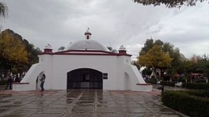 Archivo:Mausoleo Padre Kino - Magdalena Sonora