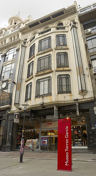 MuseoTorresGarcia.jpg