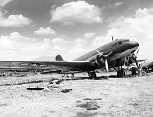 Archivo:Nakajima L2D2 at Zamboanga 1945