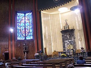 Archivo:Oviedo - Iglesia del Inmaculado Corazón de María 2