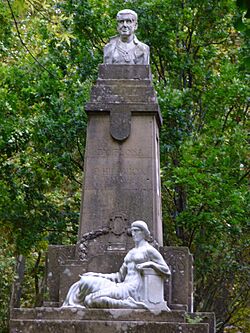 Archivo:Pamplona - Parque de la Taconera. Monumento a Hilarión Eslava