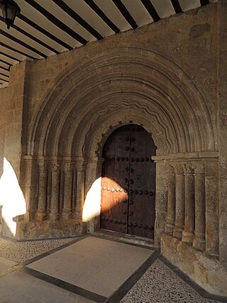 Portada de la iglesia de Santa María Magdalena de Valdeavellano.JPG