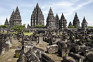 Archivo:Prambanan Temple Yogyakarta Indonesia